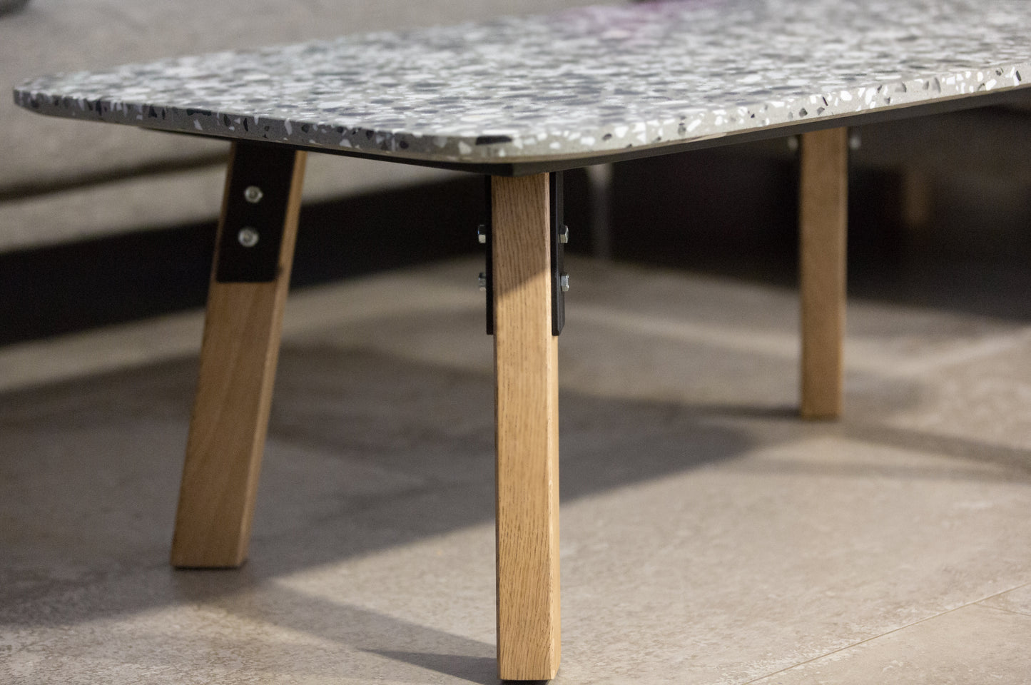 Terrazzo konferenčný stolík 70x100cm
