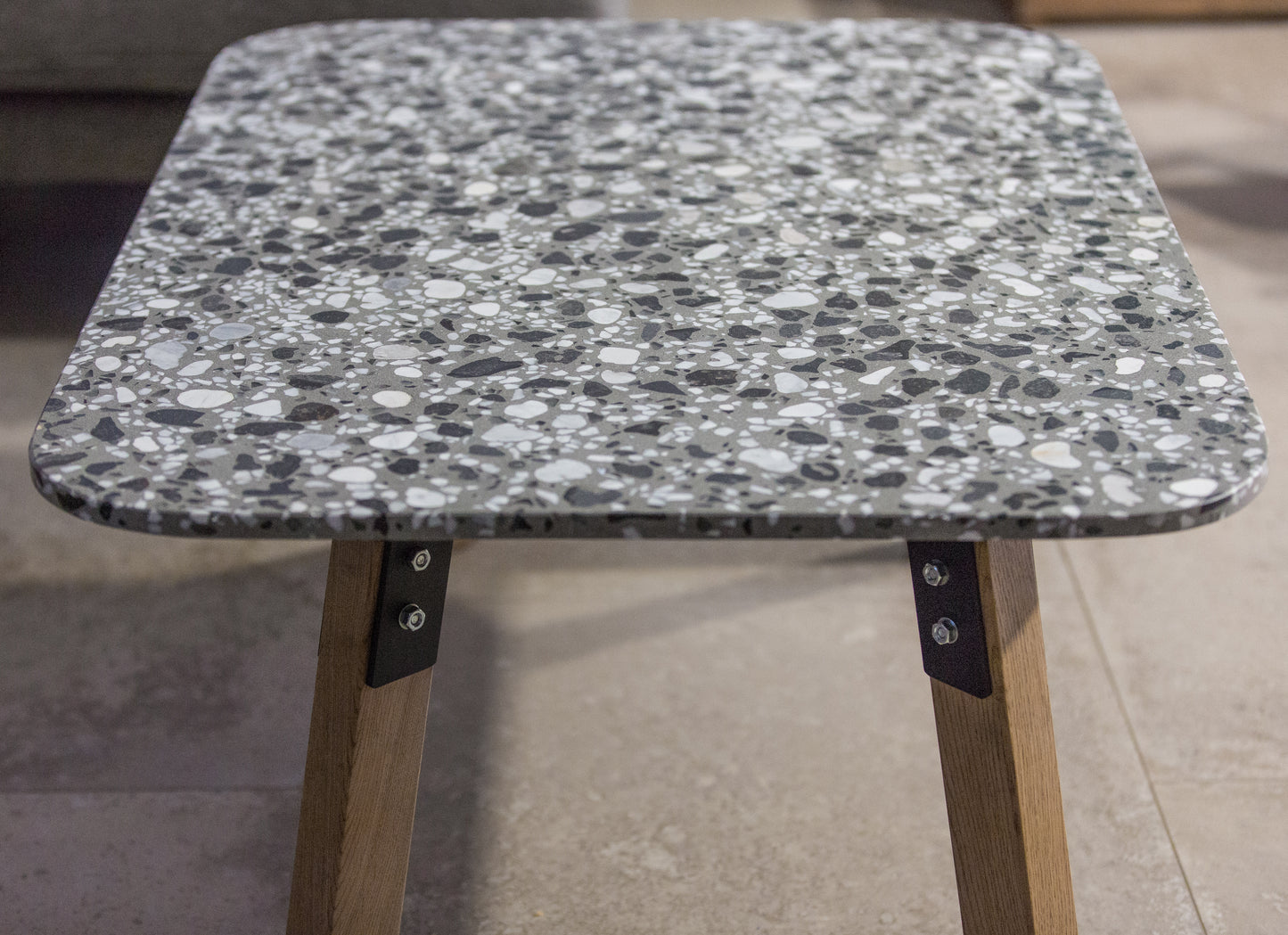 Terrazzo konferenčný stolík 70x100cm