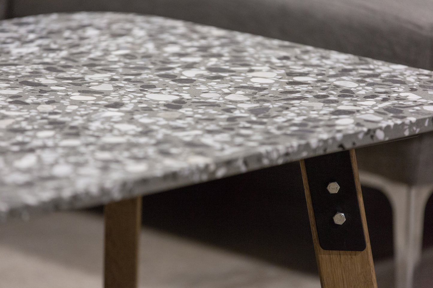 Terrazzo konferenčný stolík 70x100cm