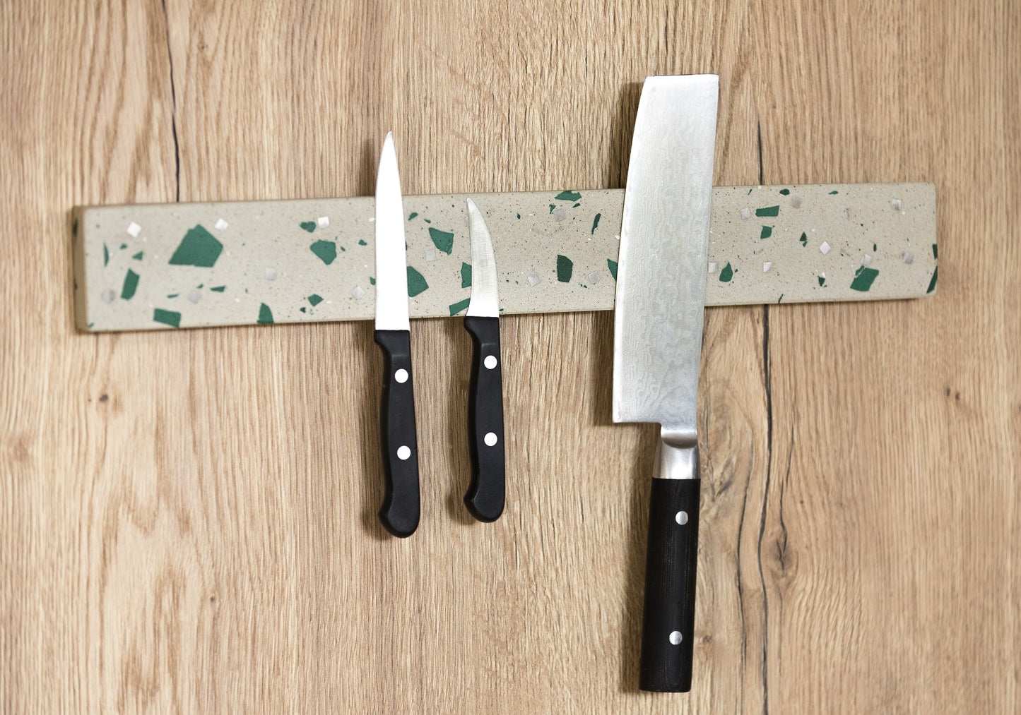 BetelArt Terrazzo Magnetický držiak na nože Beige/Green