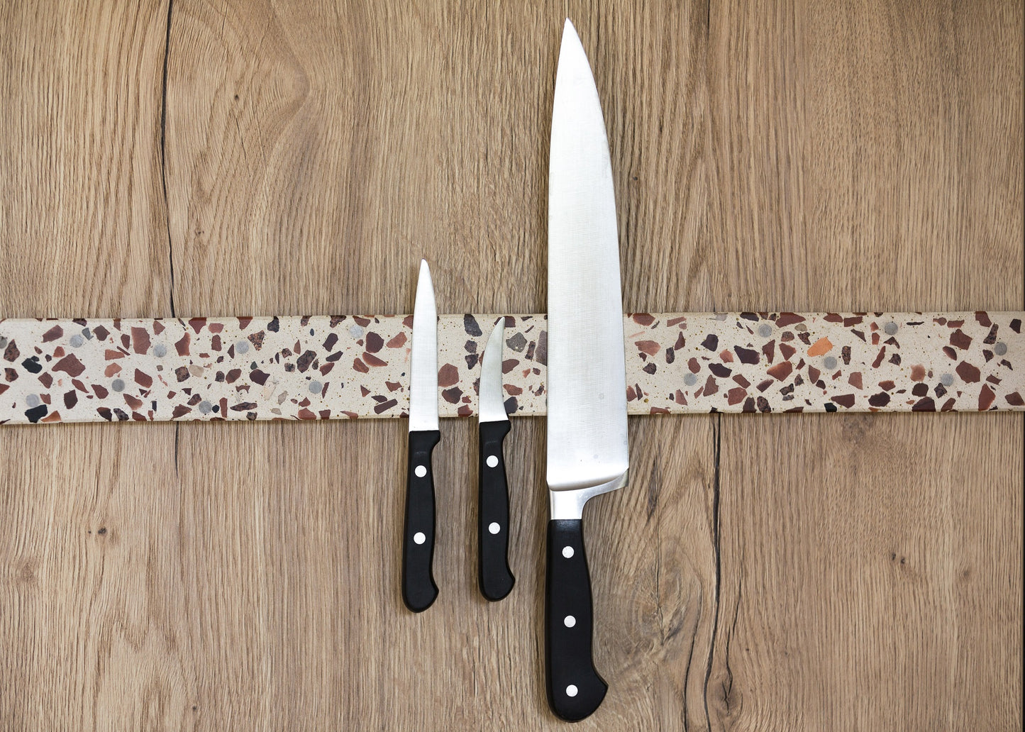 BetelArt Terrazzo Magnetický držiak na nože Beige/Limestone